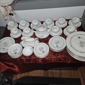 PARAGON Blue and White Floral Dinnerware Set